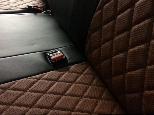 Авточехлы на Lada Largus